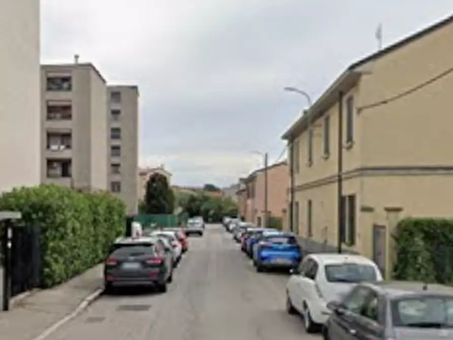 Immagine 5 di Magazzino in vendita  in Via Asiago a Monza