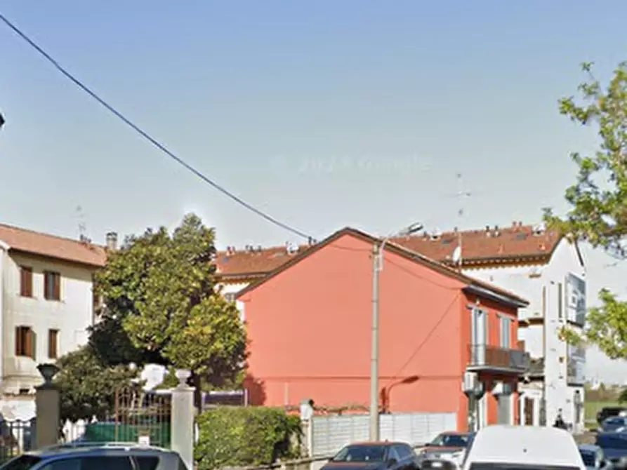 Immagine 6 di Magazzino in vendita  in Via Asiago a Monza