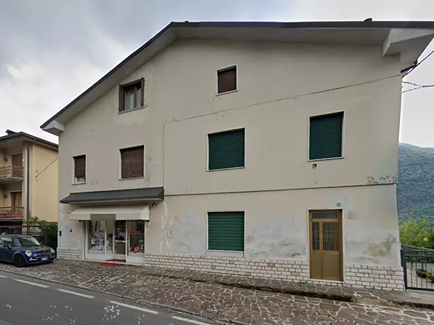 Immagine 2 di Negozio in vendita  in Via G. Garibaldi a Lumezzane