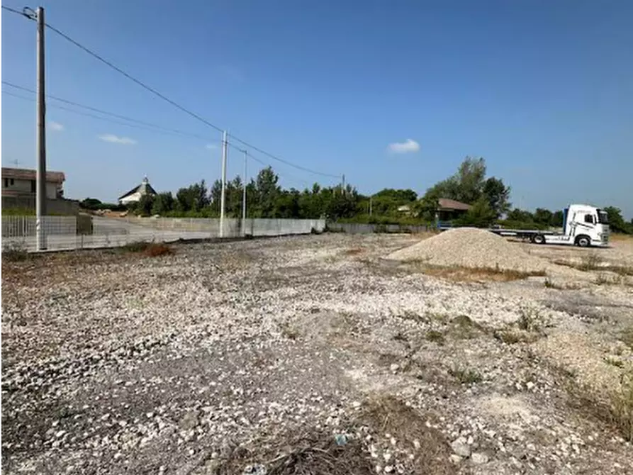 Immagine 3 di Terreno agricolo in vendita  in Via Madonna del Carmine a San Cipriano D'aversa