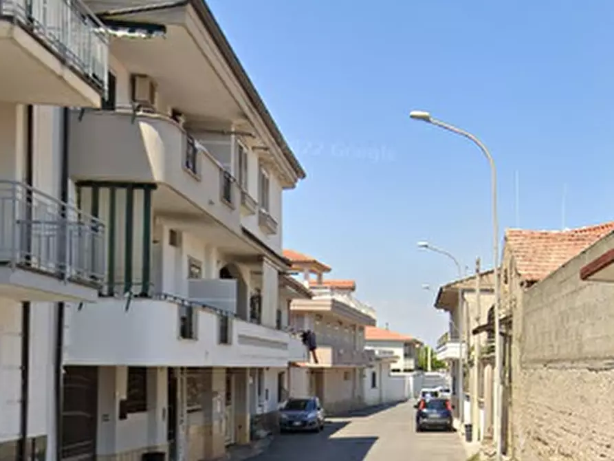 Immagine 10 di Stabile in vendita  in Via Roma a Casapesenna