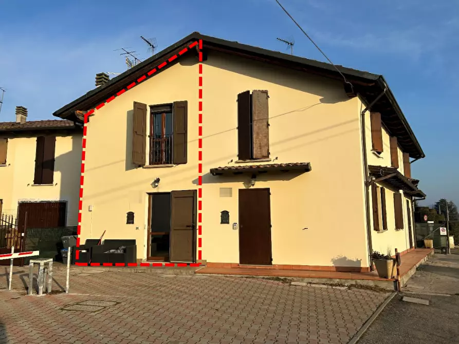 Immagine 1 di Porzione di casa in vendita  in via Miserabili a Budrio