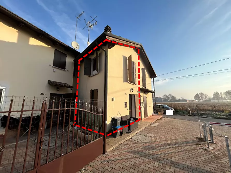 Immagine 2 di Porzione di casa in vendita  in via Miserabili a Budrio