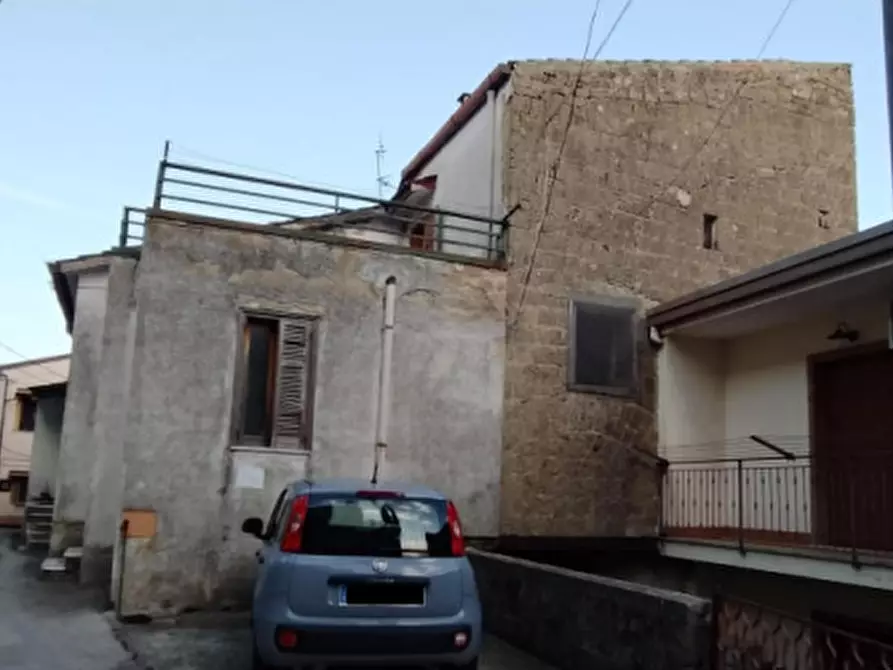 Immagine 1 di Porzione di casa in vendita  in Via Monticello  a Valle Di Maddaloni