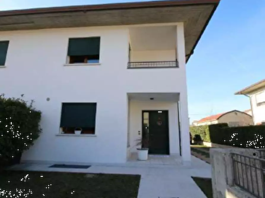 Immagine 1 di Casa indipendente in vendita  in Via Verdi a Cassola