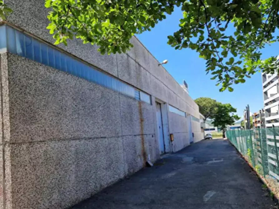 Immagine 2 di Capannone industriale in vendita  in Via della Meccanica a Pesaro