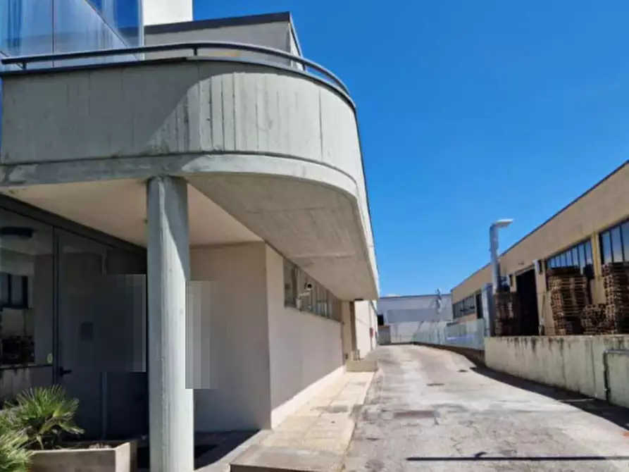 Immagine 5 di Capannone industriale in vendita  in Via della Meccanica a Pesaro