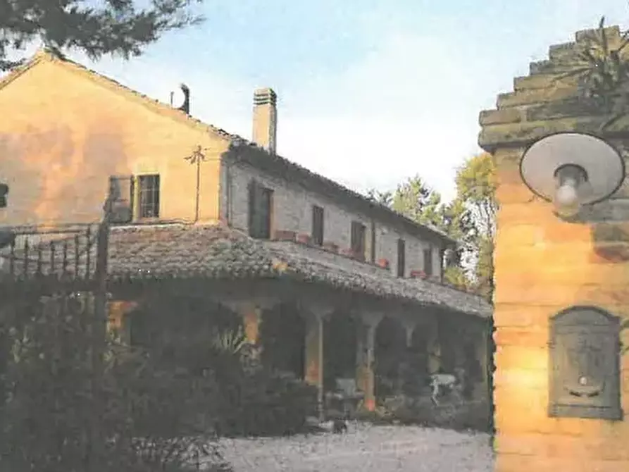 Immagine 1 di Villa in vendita  in Località Cannelle a Fano