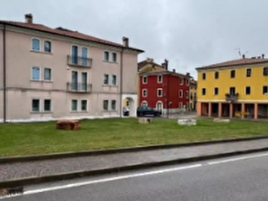 Immagine 4 di Magazzino in vendita  in Via Padre Girolamo Apolloni a Carrè