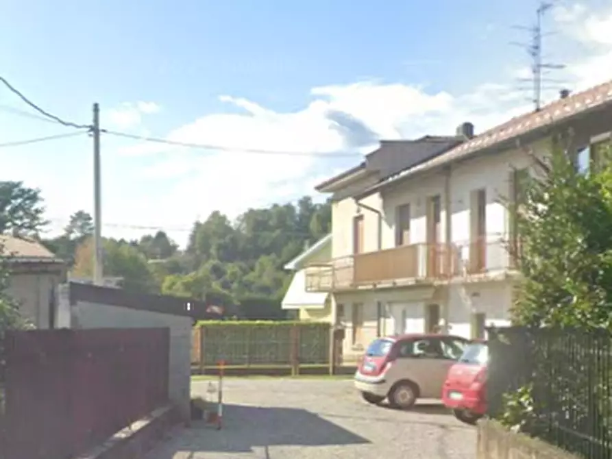 Immagine 22 di Appartamento in vendita  in Via Vignoli a Jerago Con Orago