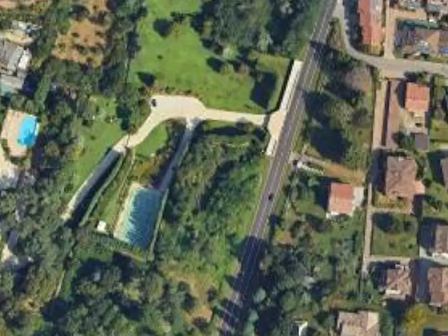 Immagine 1 di Appartamento in vendita  in Via Vignoli a Jerago Con Orago