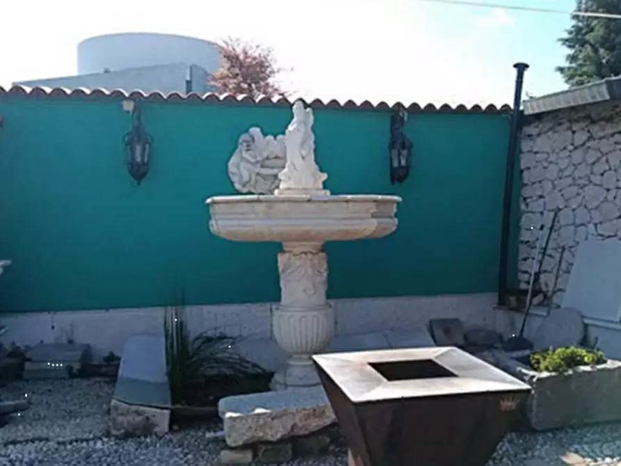 Immagine 1 di Negozio in vendita  in Piazza della Pace a Gorla Minore