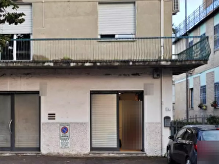 Immagine 2 di Negozio in vendita  in Via Della Fiera a Rimini