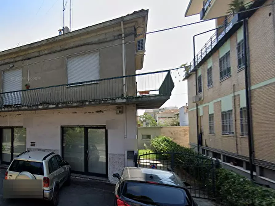 Immagine 5 di Negozio in vendita  in Via Della Fiera a Rimini
