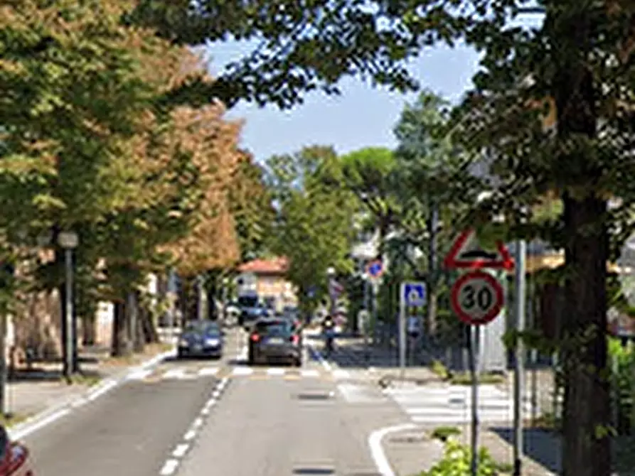 Immagine 6 di Negozio in vendita  in Via Della Fiera a Rimini