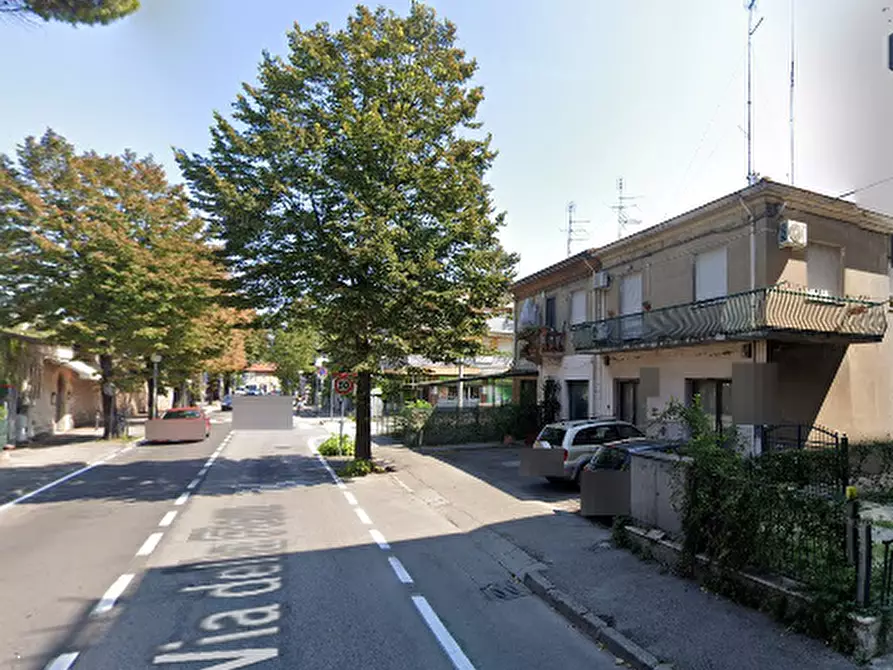 Immagine 8 di Negozio in vendita  in Via Della Fiera a Rimini