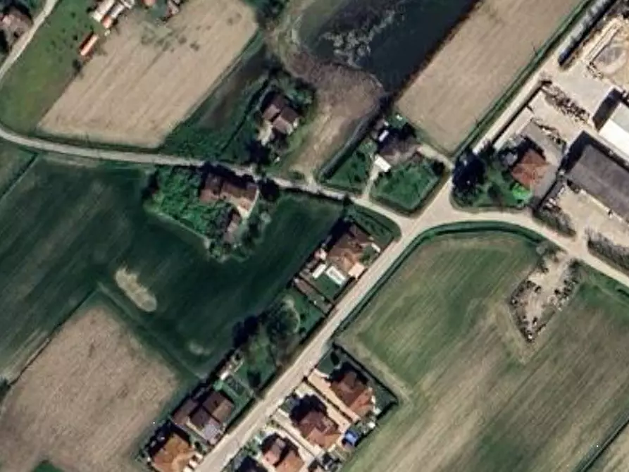 Immagine 10 di Villa in vendita  in Via Nino Bixio a Sermide