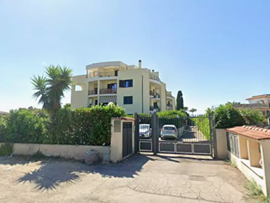 Immagine 3 di Appartamento in vendita  in Via Taglio delle Cinque Miglio a Nettuno
