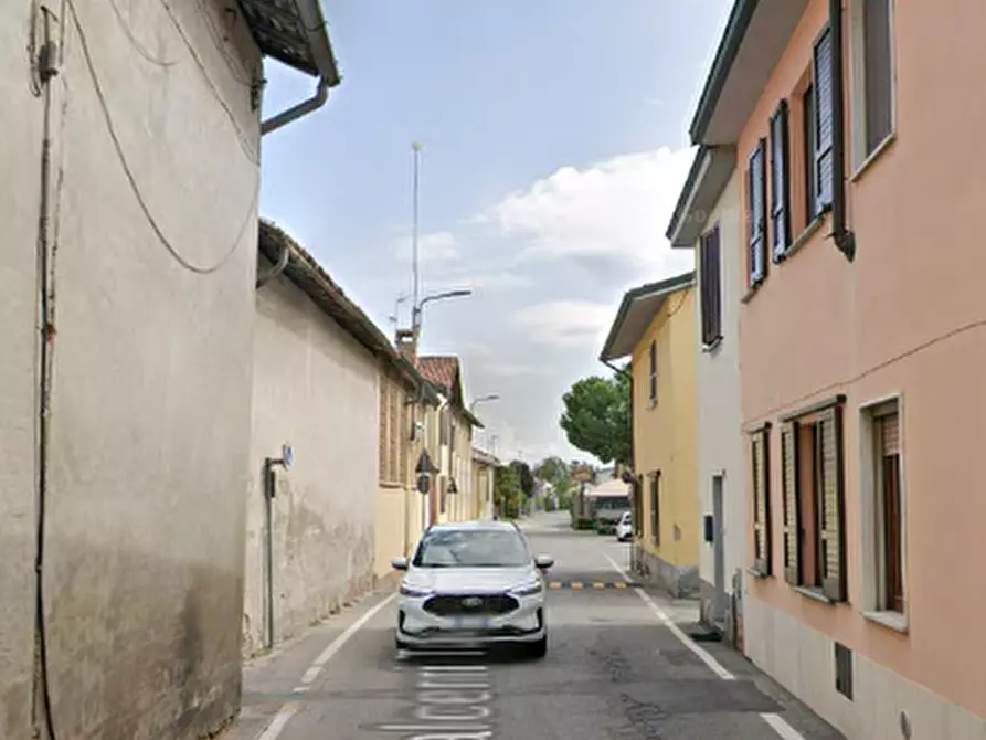 Immagine 8 di Posto auto in vendita  in Via Dalcerri Tosi a San Colombano Al Lambro