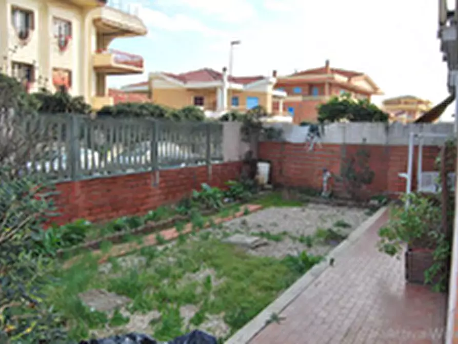 Immagine 2 di Appartamento in vendita  in Via Rumenia a Pomezia