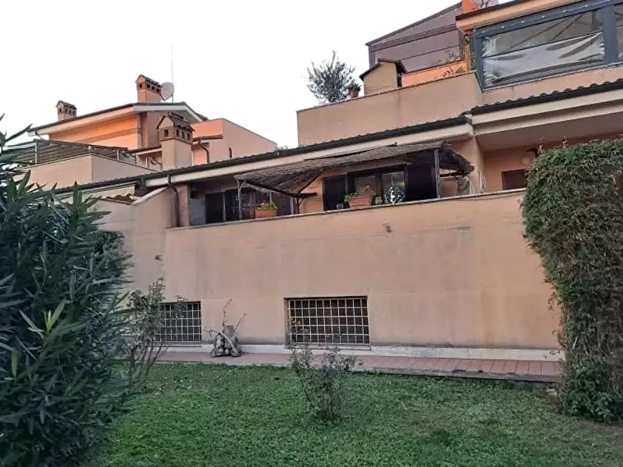 Immagine 1 di Villa in vendita  in Via Bernardino Alimena a Roma