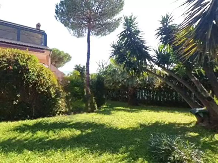 Immagine 2 di Villa in vendita  in Via Bernardino Alimena a Roma