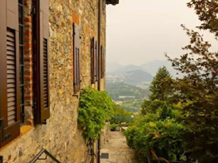 Immagine 9 di Porzione di casa in vendita  in Frazione Ravignano a Foligno