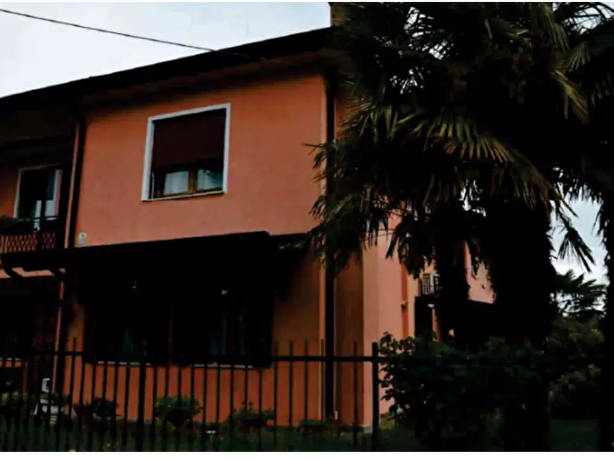 Immagine 5 di Appartamento in vendita  in Via N. Sauro a Bagnoli Di Sopra