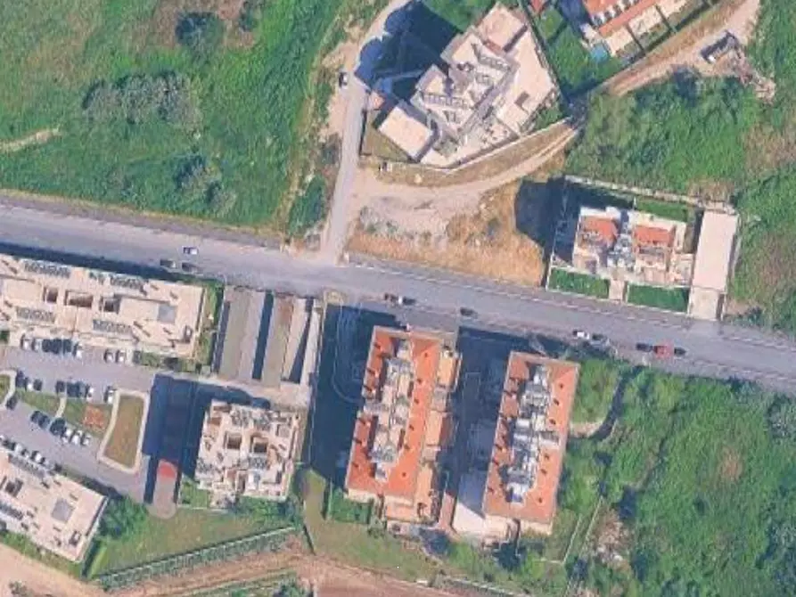 Immagine 3 di Negozio in vendita  in Via Decimomannu a Roma