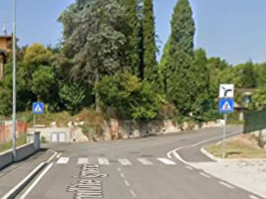 Immagine 3 di Appartamento in vendita  in Via Prais a Padenghe Sul Garda