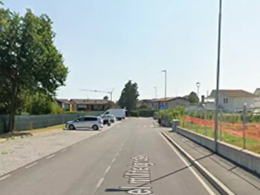Immagine 4 di Appartamento in vendita  in Via Prais a Padenghe Sul Garda