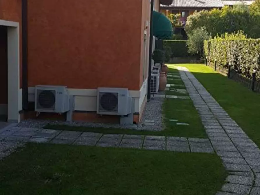 Immagine 2 di Appartamento in vendita  in Via Prais a Padenghe Sul Garda