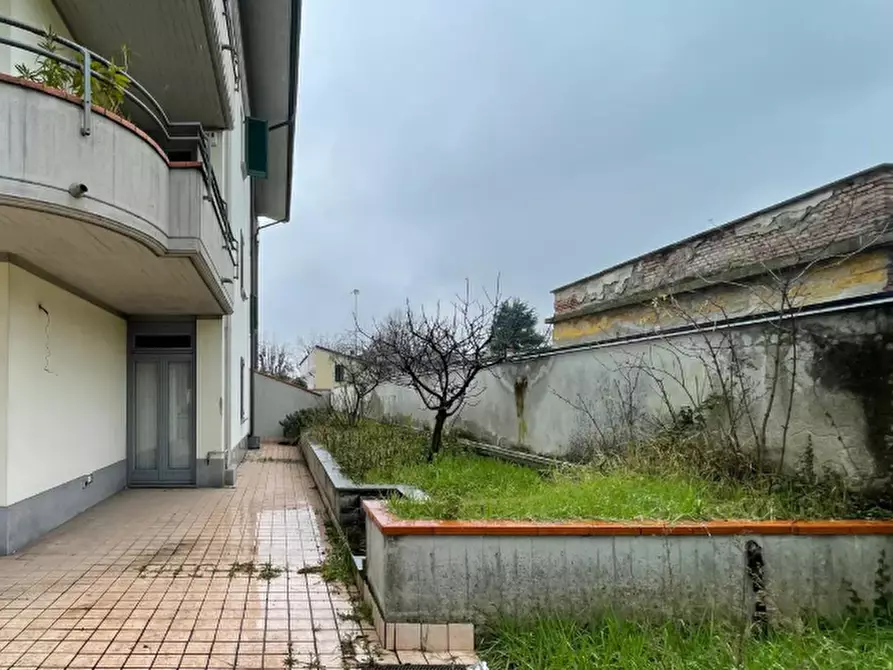 Immagine 5 di Appartamento in vendita  in Via Ernesto Baslini a Treviglio