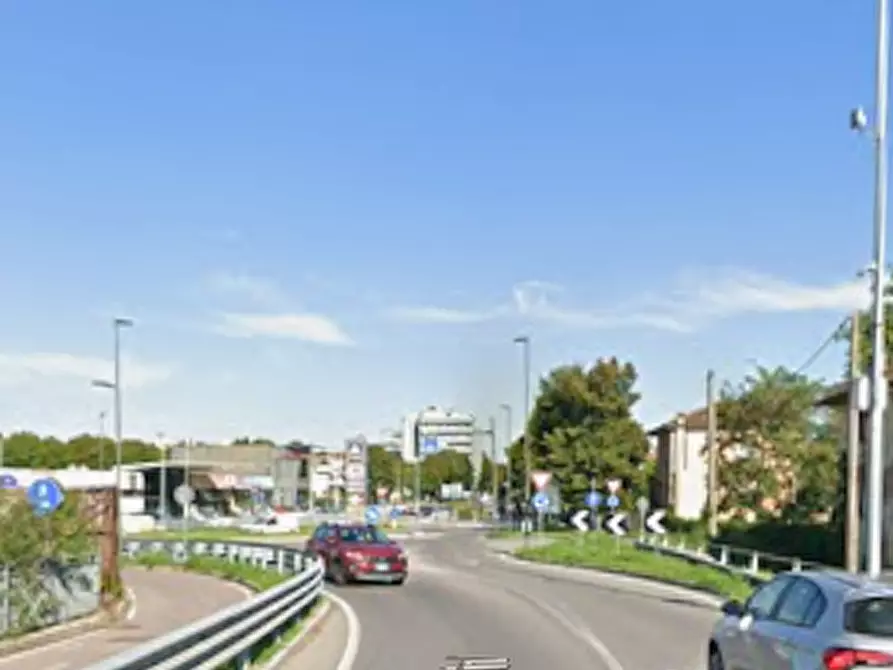 Immagine 8 di Appartamento in vendita  in Via Ernesto Baslini a Treviglio