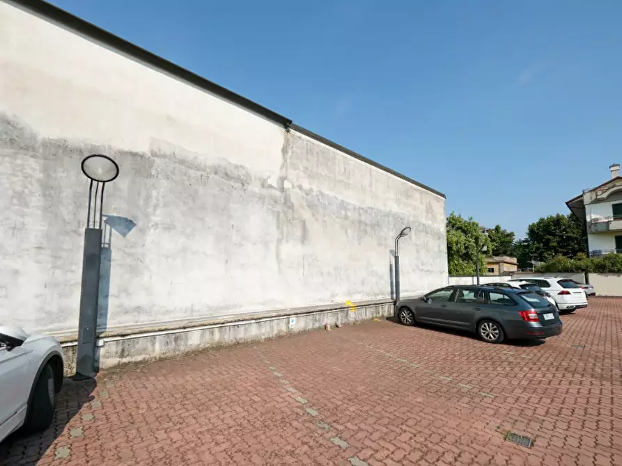 Immagine 1 di Posto auto in vendita  in Via Ernesto Baslini a Treviglio