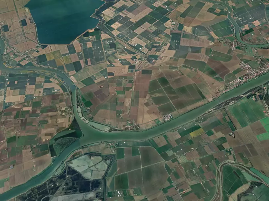 Immagine 19 di Terreno agricolo in vendita  in Via Risorgimento a Porto Tolle
