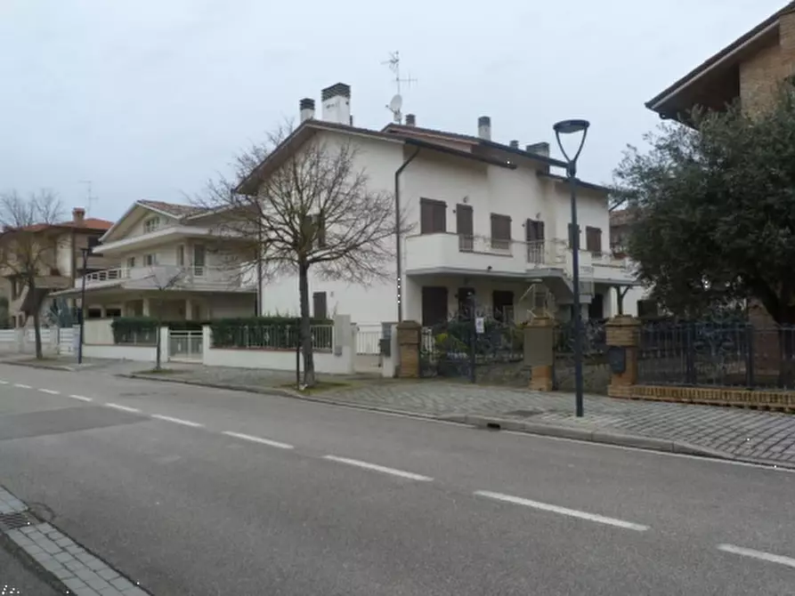 Immagine 1 di Appartamento in vendita  in Via Longiano  a Ravenna
