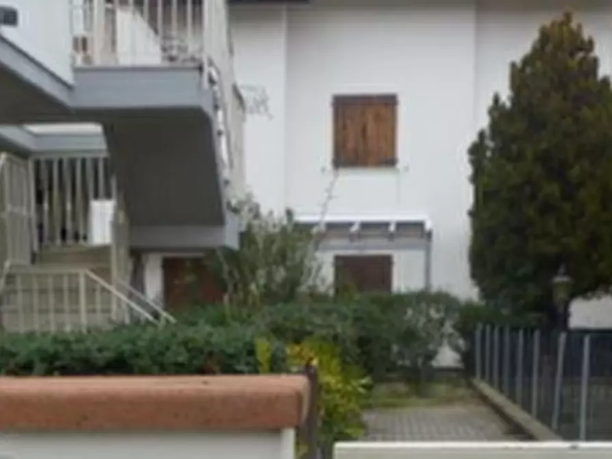 Immagine 3 di Appartamento in vendita  in Via Longiano  a Ravenna