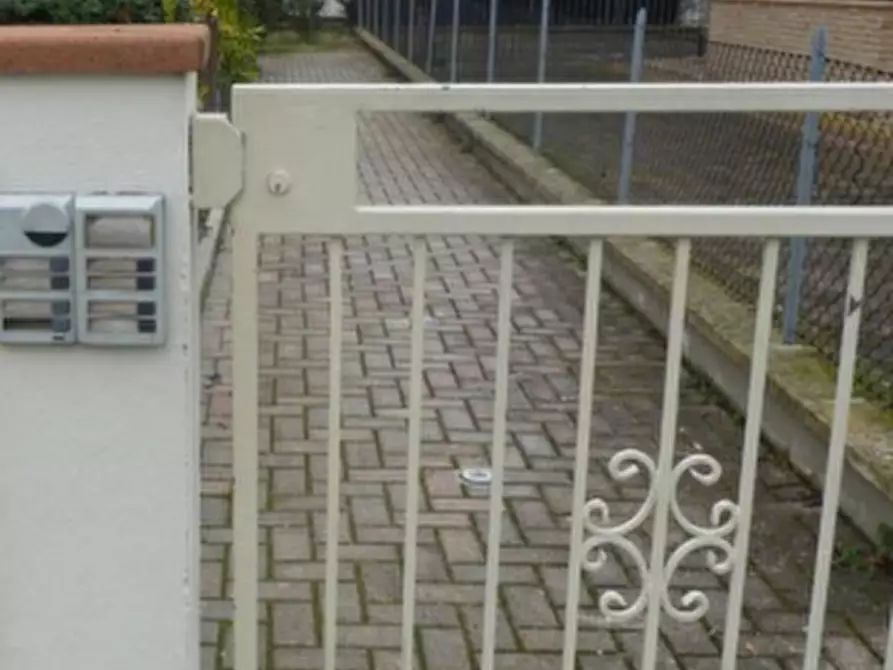 Immagine 4 di Appartamento in vendita  in Via Longiano  a Ravenna
