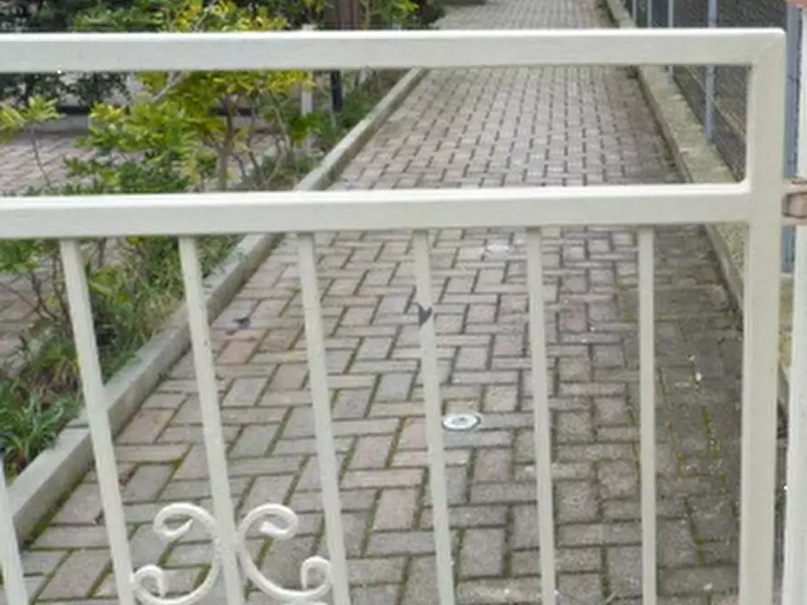 Immagine 5 di Appartamento in vendita  in Via Longiano  a Ravenna