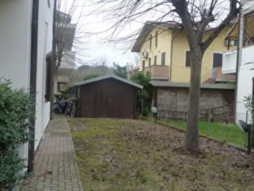 Immagine 10 di Appartamento in vendita  in Via Longiano  a Ravenna