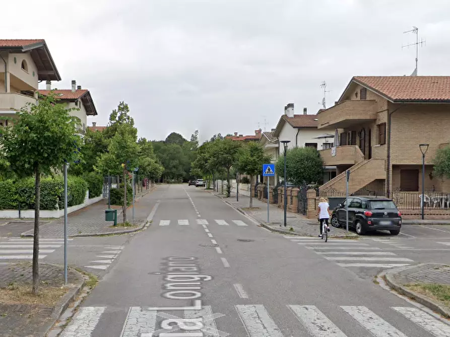 Immagine 11 di Appartamento in vendita  in Via Longiano  a Ravenna