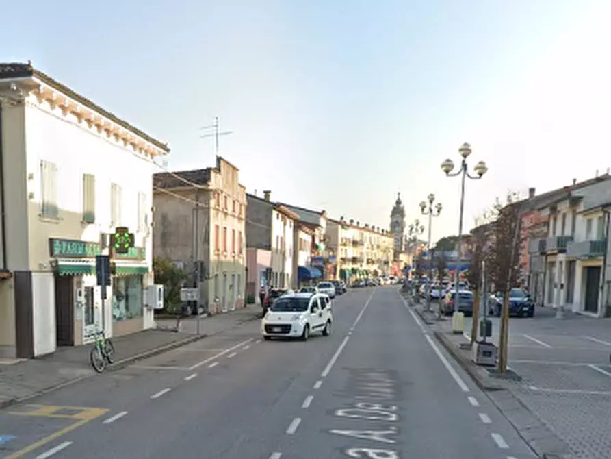 Immagine 6 di Negozio in vendita  in Piazza A. De Gasperi a San Giovanni Lupatoto