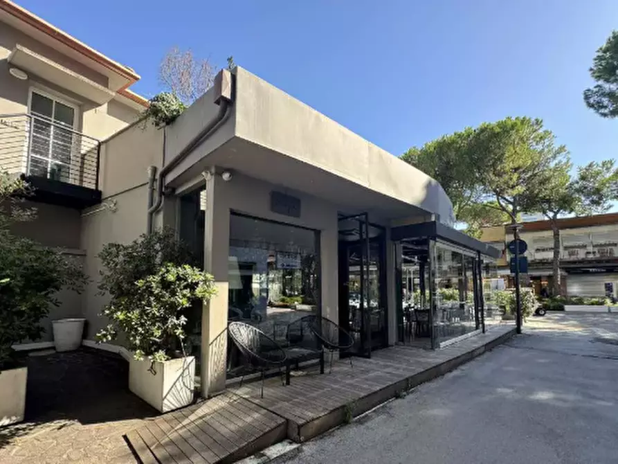 Immagine 2 di Negozio in vendita  in viale Giacomo Matteotti a Cervia