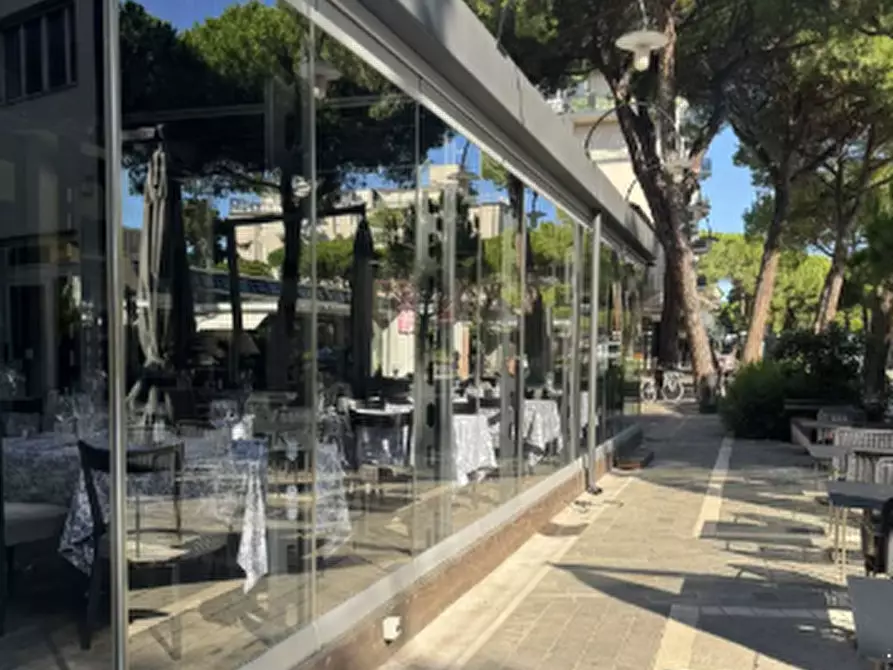 Immagine 3 di Negozio in vendita  in viale Giacomo Matteotti a Cervia