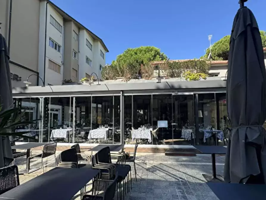 Immagine 5 di Negozio in vendita  in viale Giacomo Matteotti a Cervia