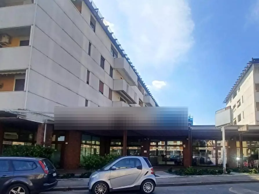 Immagine 2 di Negozio in vendita  in Via Luigi Galvani a Verona