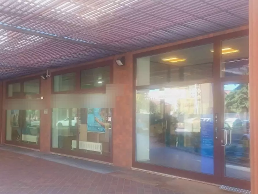 Immagine 4 di Negozio in vendita  in Via Luigi Galvani a Verona