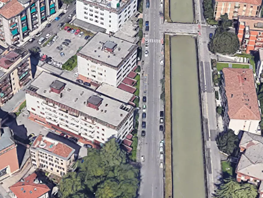 Immagine 9 di Negozio in vendita  in Via Luigi Galvani a Verona