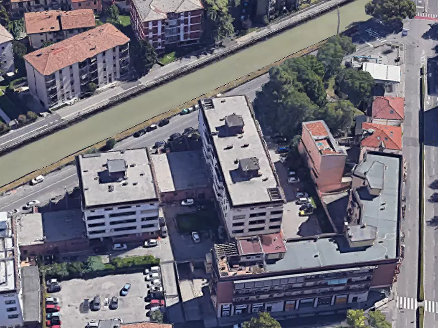 Immagine 10 di Negozio in vendita  in Via Luigi Galvani a Verona